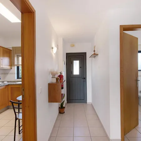 T1 Vista Alegre 公寓 *