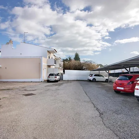 T1 Vista Alegre 公寓 *